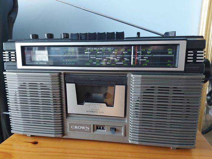 Crown CSC-835L, Stereo Radiorecorder, Made in Japan.