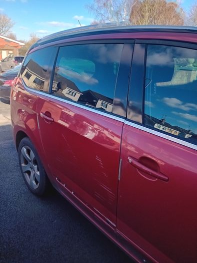 2012 Peugeot 5008