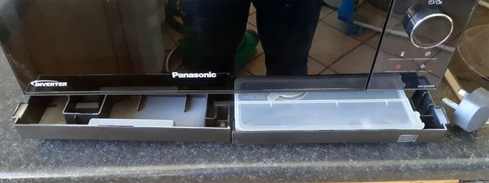 4-in-1 Convection Microwave Oven NN-DS596B