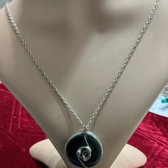 pendant necklace