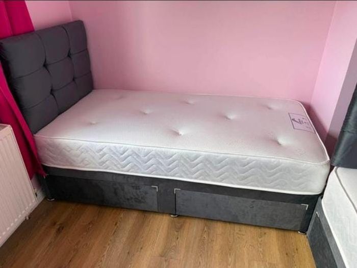 New Stylish single ,Double 4ft, 4ft6, King 5ft And 6ft Superking Sizes Divan Beds Instock. Drawers And Optional Tufted Mattresses Available. Free Delivery