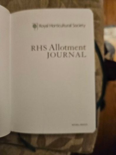 The Royal Horticultural Society Journal.  By Mitchell Beazley. Beautiful Illustrated Hardback Journal Of Month By Month Managment Of Your Allotment.  In Good Condition.  See Photos For Same.