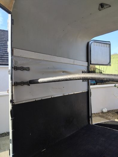 Horse box