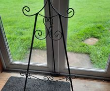 Decorative black metal display easel