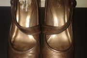 Clarks Mary Janes Size 6