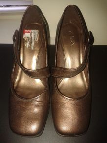 Clarks Mary Janes Size 6