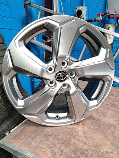 Alloy Wheels Rav4 Or Similar 18"