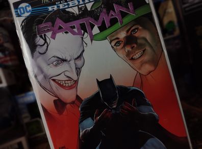 Batman ! Issue #32 ! Bruce Wayne Proposes to Selina Kyle Correctly and She Answers ! 2017 ! by DC Comics !