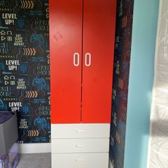 kids wardrobe