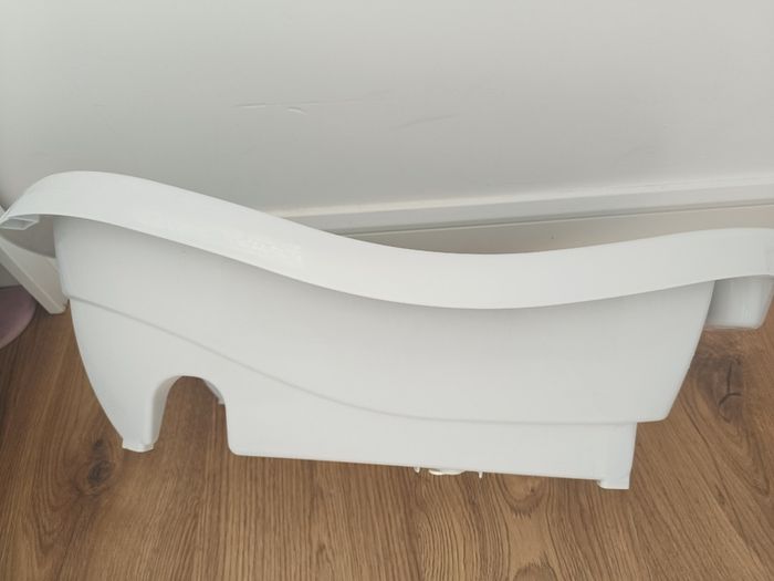 Baby bath tub
