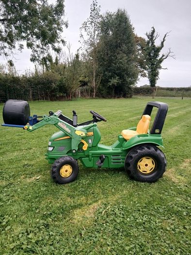 Kids pedal tractor and accessories