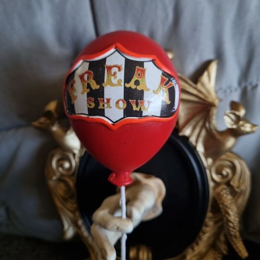 IT Pennywise Balloon 3D Wall Plaque Custom Gold Finish