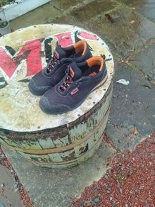 steel toe cap trainers