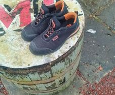 steel toe cap trainers