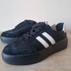 blacck woman's trainers, size 40