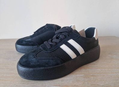 blacck woman's trainers, size 40