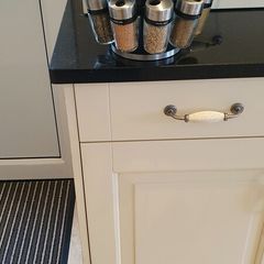 spice rack(Cole  and Mason)