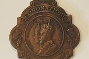 1911 bronze medal. King George V and Queen Mary