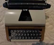 Vintage Lilliput Junior Children's Typewriter, Tan and Cream, 1970s