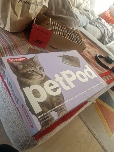 PetPod automatic pet feeder