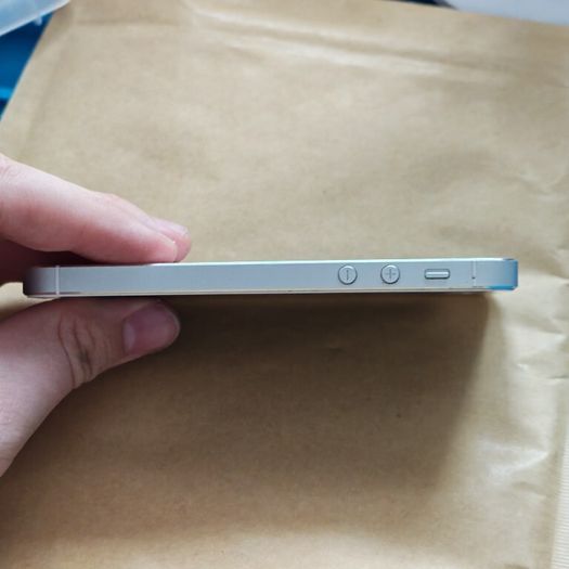 Apple iPhone 5 - 16GB - Silver - 3 - Activation locked - Parts only