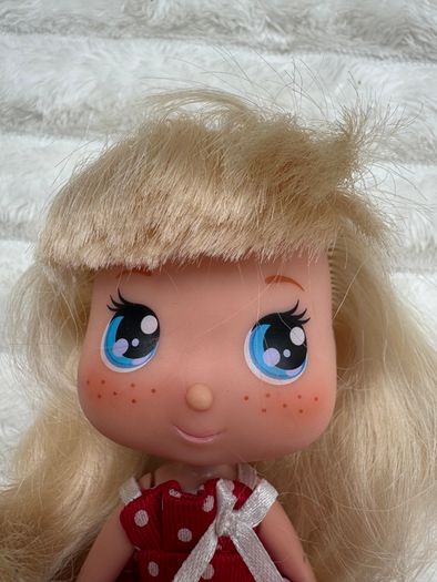 Mini doll I love Minnie Famosa Disney blonde dress red approx. 16 cm. Used Please see pictures