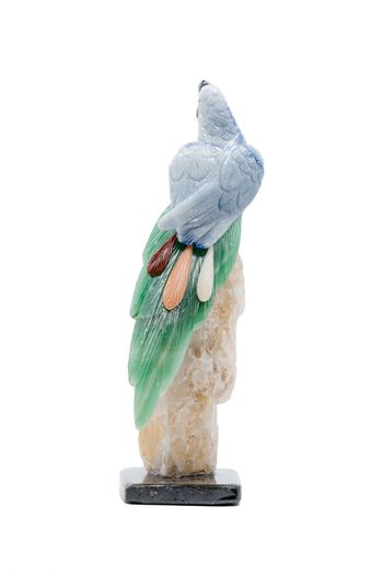 Handcrafted Macaw Quartz Sculpture, Vibrant Gemstone Art Piece, Exotic Home Decor, Unique Nature-Inspired Gift