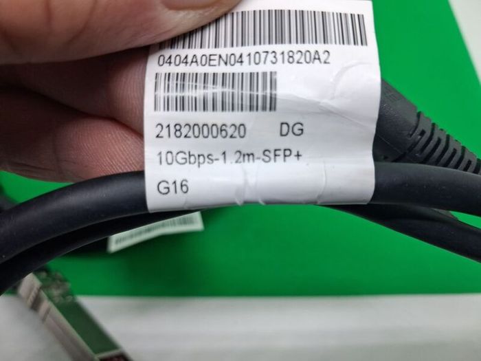 Postage - Lot of 2 x HPE X JD096c 10Gps 1.2m SFP G16 Cables