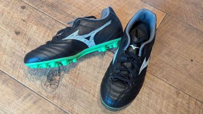 mizuno monarcida neo III soccer boots size 2 (Adidas size 1)