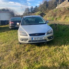 ford focus breaking
