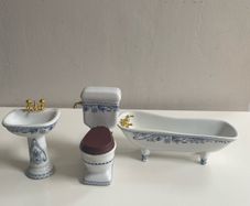 Dolls house bathroom set