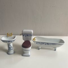 Dolls house bathroom set