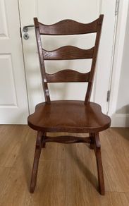 Wooden chairs x4 with a table