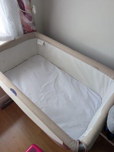 Chicco next2me crib for babies + Pampers size 4 diapers