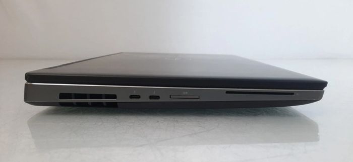 Dell Precision 7530 15.6" WIN 11 PRO Mobile Workstation Business Gaming Laptop i7-8750H 2.4GHz 16GB RAM 256GB SSD AMD Radeon WX 4150 4GB GDDR6