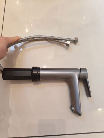 Basin mixer tap