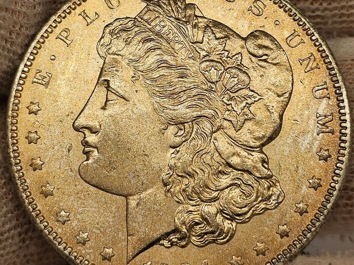 USA United States Silver 1904 S Morgan Dollar Beautiful Uncirculated Lustrous Superb!