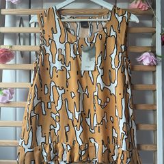 top Bnwt ichi sleeveless top with pleated base vintage inspired size small