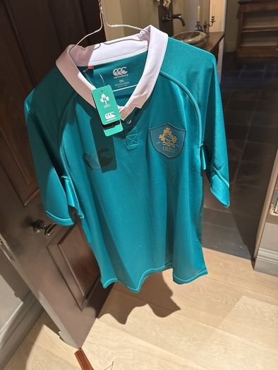 BNWT Canterbury