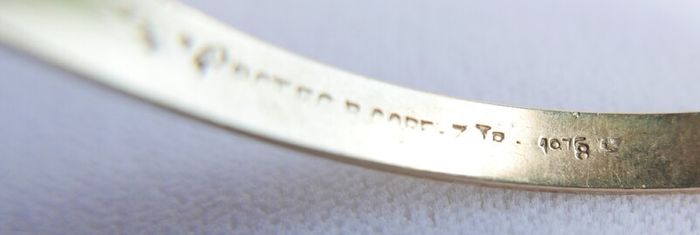Victorian 9CT Gold B.C.  B. CORE Leaf Engraved Bangle Bracelet, Circa 1878 12,51g