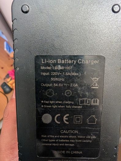 E-Scooter / E-Bike charger 48V (54.6V 2A) Lithium-lon Battery