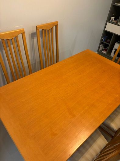 Dining table & 6 chairs