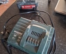 metabo charger and battery