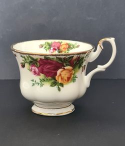 Vintage Royal Albert Old Country Roses Teacup - Bone China