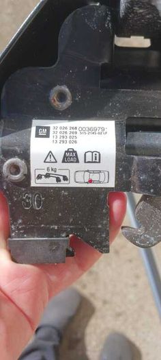 Opel / Vauxhall Astra J roof bars - silver - good condition