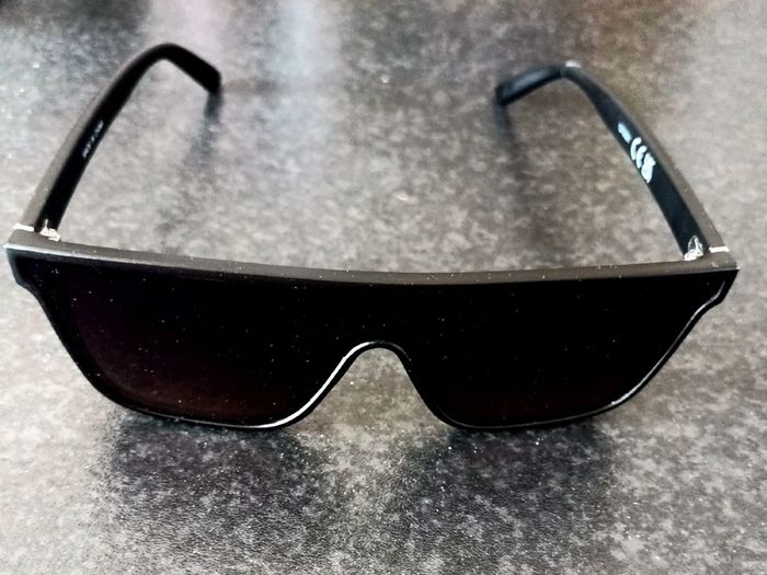 Free pair with these NEW Eclipz sunglasses/hard case dust bag cleaning cloth included