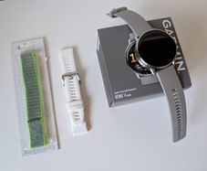 Garmin Venu 4 Smartwatch 45mm Excellent Condition plus Extra Bands