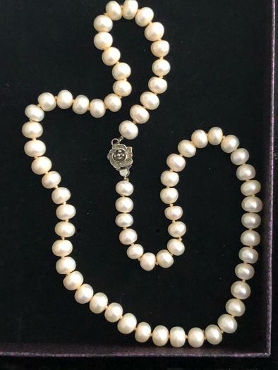 pearl necklace