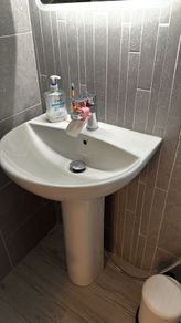 White pedestal Basin Free give away
