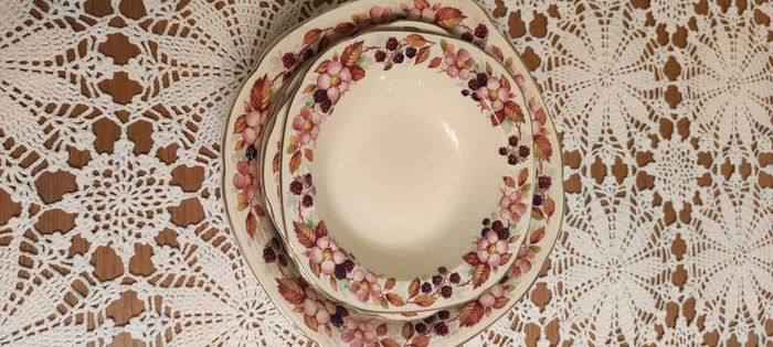 Vintage Alfred Meaking Flower & Berries